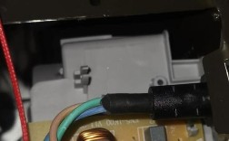 格兰仕微波炉保险丝怎么修？