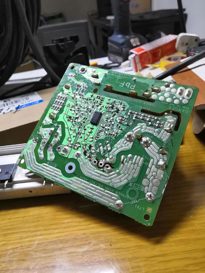 lt32630v电源板维修故障何在？-图2