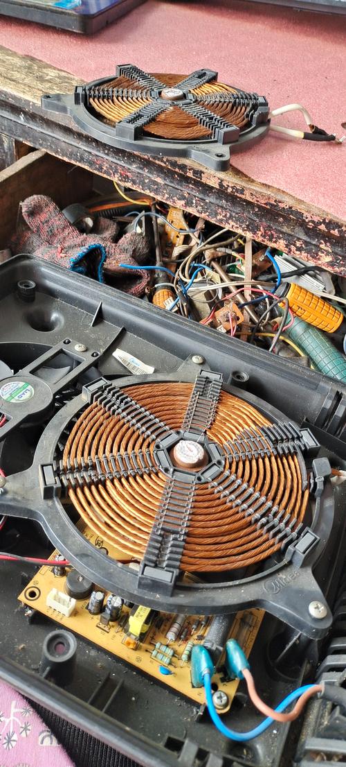 美的RT2102电磁炉故障怎么修?-图1 美的RT2102电磁炉故障怎么修?-图1