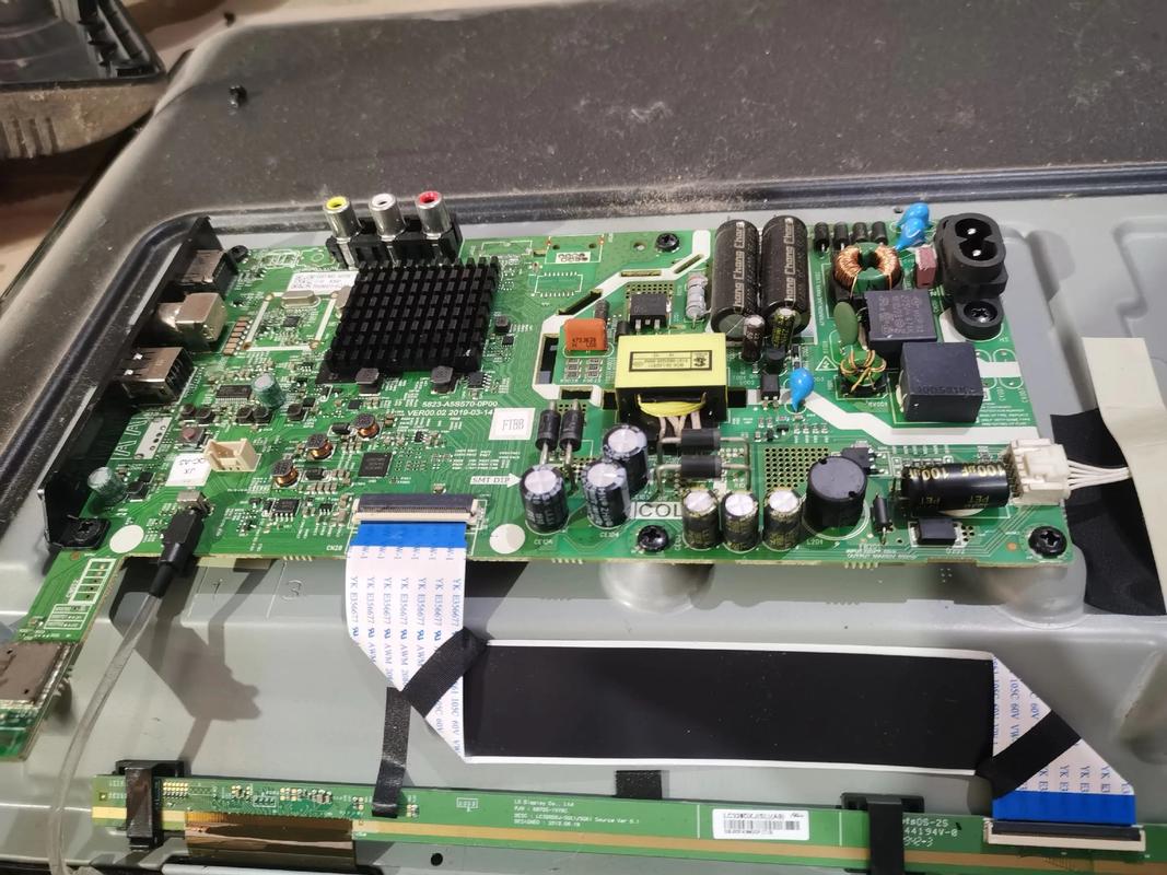 创维32E220E通病故障怎么修？-图3