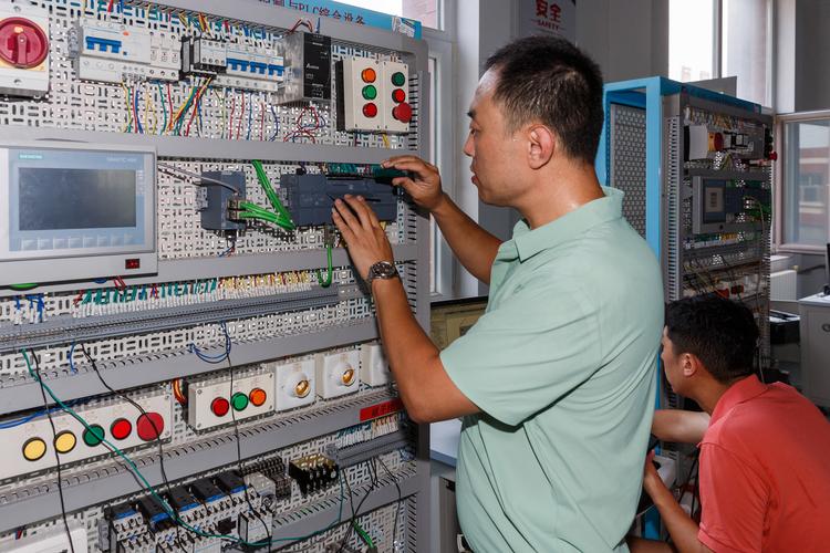 设备维修必须学PLC吗？-图1