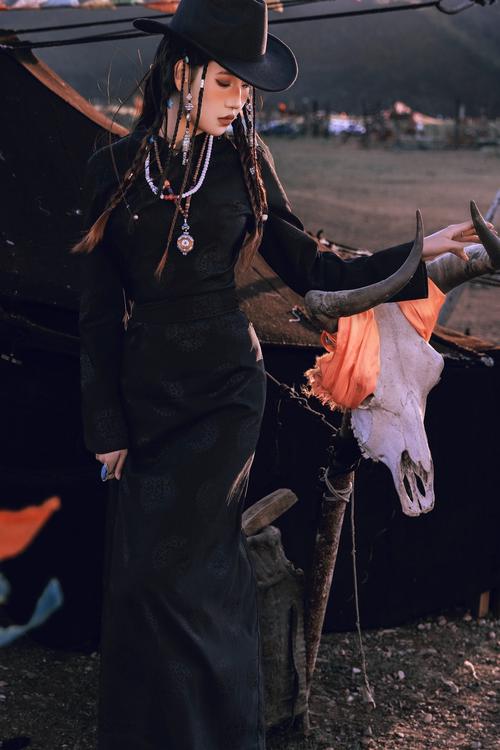 香格里拉女装,藏着什么秘密?-图1 香格里拉女装,藏着什么秘密?-图1