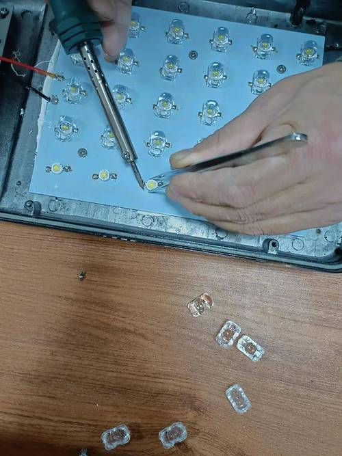 LED32C1000N维修故障如何排查？-图1