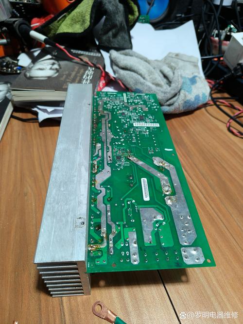 TDA8177场幅压缩故障原因是什么？-图1