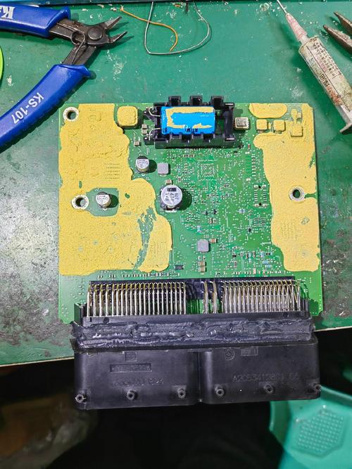 pt50718黑屏维修，故障原因何在？-图3