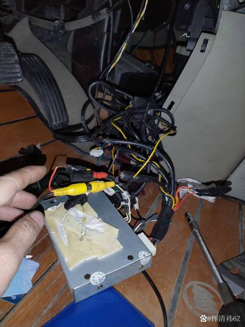 pt50718黑屏维修，故障原因何在？-图2