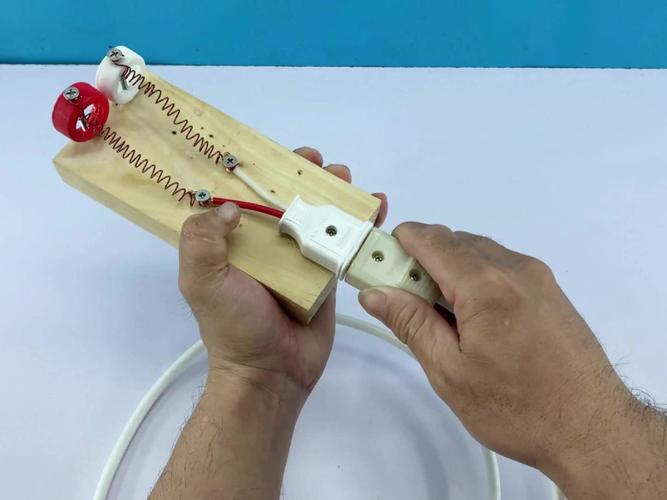 LCP天线技术有何优势与挑战？-图1