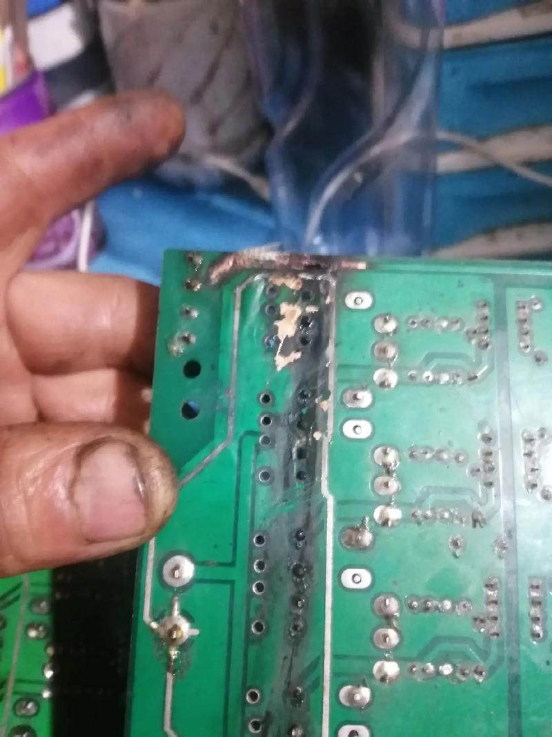 电路板烧保险丝,故障根源在哪?-图1 电路板烧保险丝,故障根源在哪?-图1