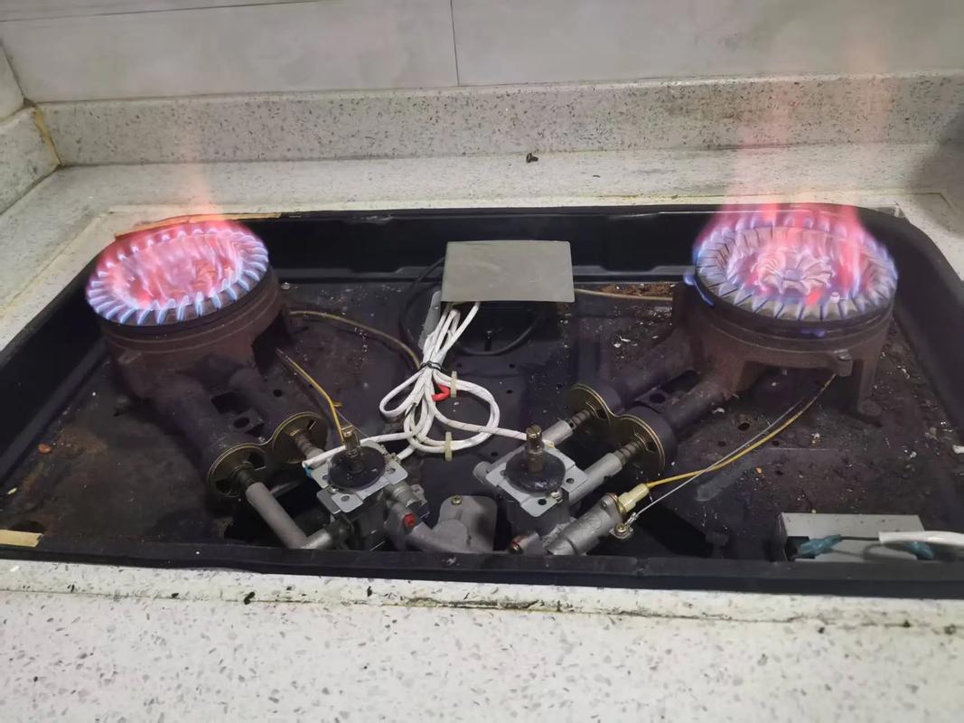 天然气灶脉冲点火器坏了怎么修？-图2