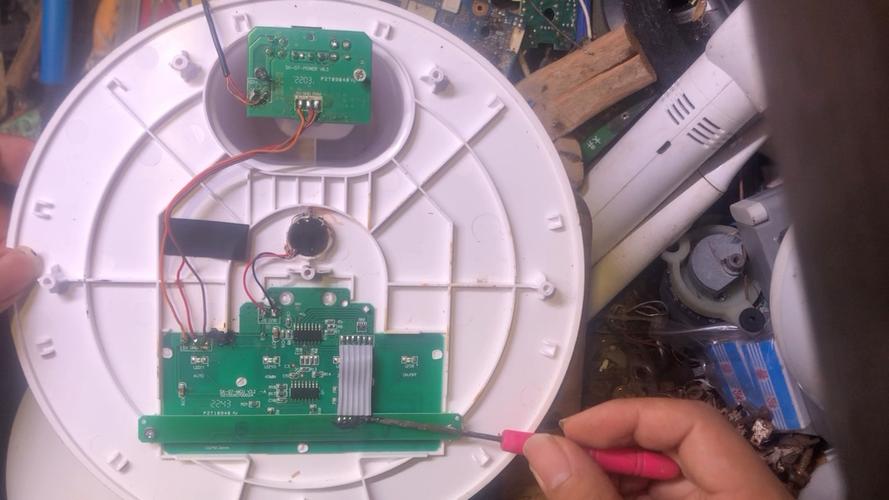 节能灯电路板维修视频，关键点在哪？-图1