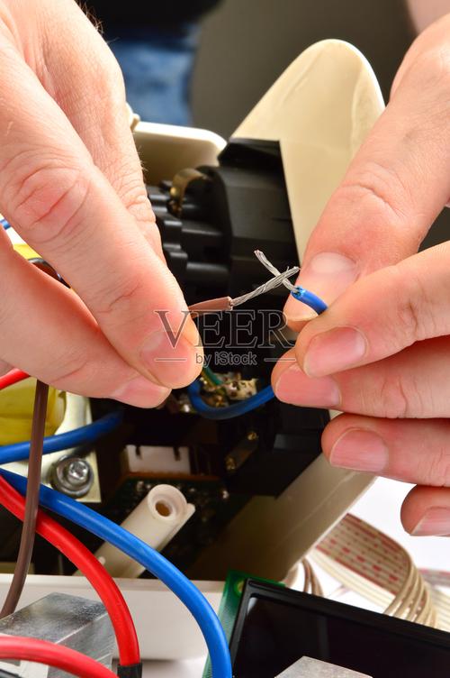 节能灯电路板维修视频，关键点在哪？-图2