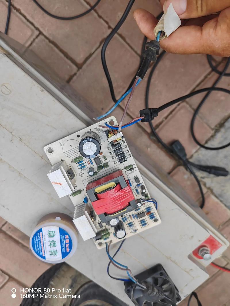 12伏大电瓶充电器维修有何常见故障?-图1 12伏大电瓶充电器维修有何常见故障?-图1