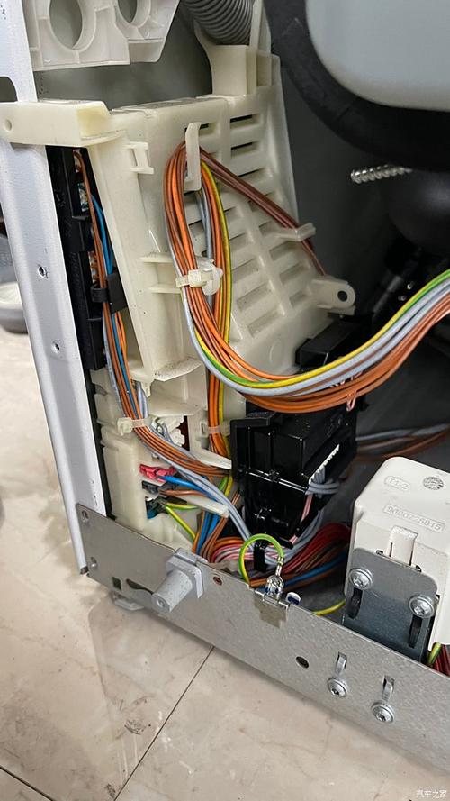 西门子洗衣机电脑版维修-图1 西门子洗衣机电脑版维修-图1