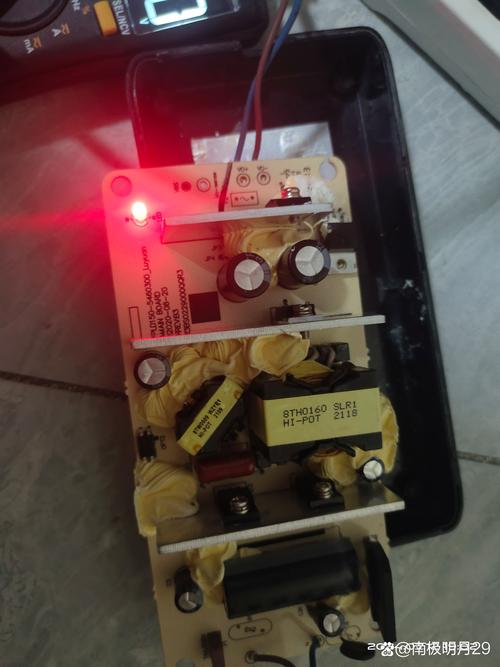 12V电瓶充电器坏了怎么修?-图1 12V电瓶充电器坏了怎么修?-图1