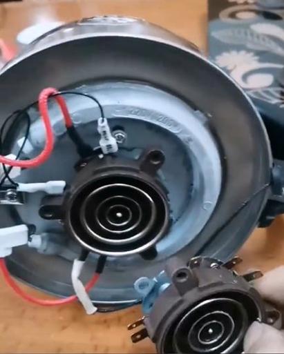 金灶电茶壶显示E3怎么修?-图2 金灶电茶壶显示E3怎么修?-图2