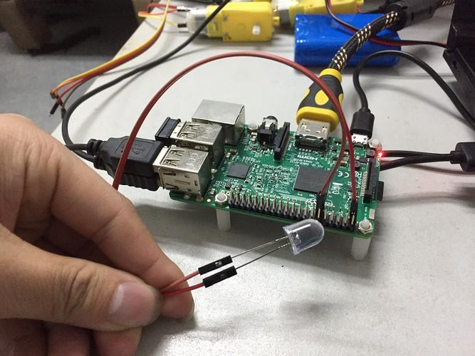 树莓派2B绿灯常亮怎么修?-图3 树莓派2B绿灯常亮怎么修?-图3