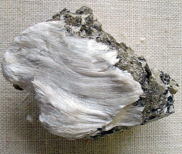 哪些进口品牌石棉常见于市场？-图2