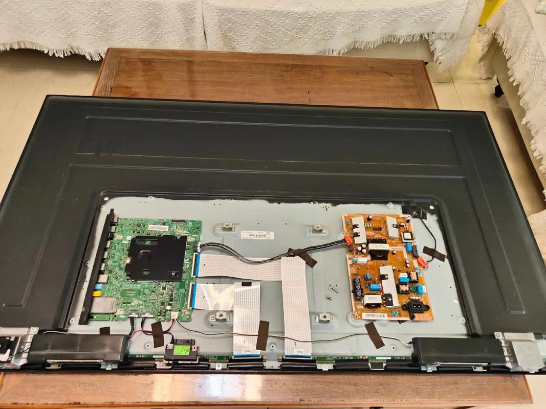 三星电视开不了机怎么办？维修需多少钱？-图2