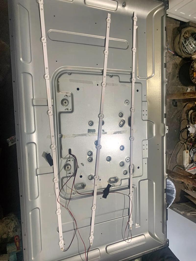 液晶电视灯管维修费用多少？-图2