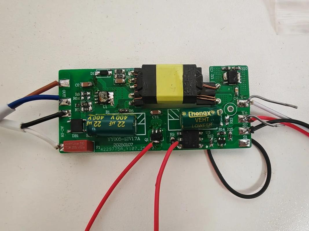 12V 2A电源维修，常见故障如何排查？-图3
