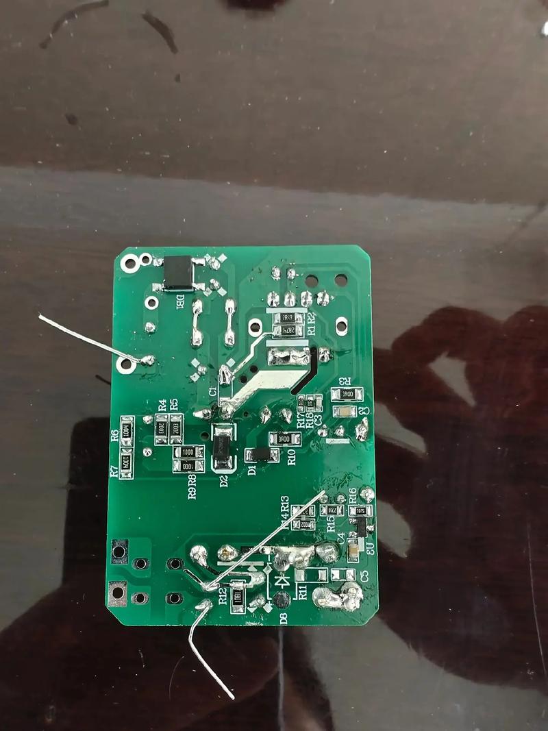 12V 2A电源维修,常见故障如何排查?-图1 12V 2A电源维修,常见故障如何排查?-图1