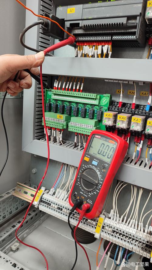 变频器电源故障如何快速维修?-图1 变频器电源故障如何快速维修?-图1