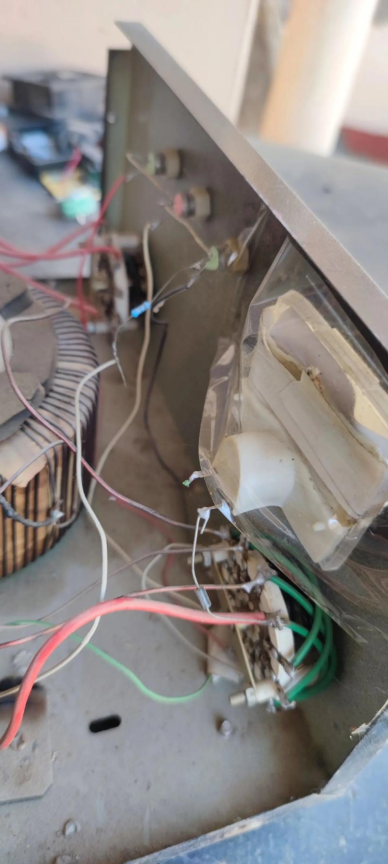 12伏24伏充电机维修怎么修?-图1 12伏24伏充电机维修怎么修?-图1