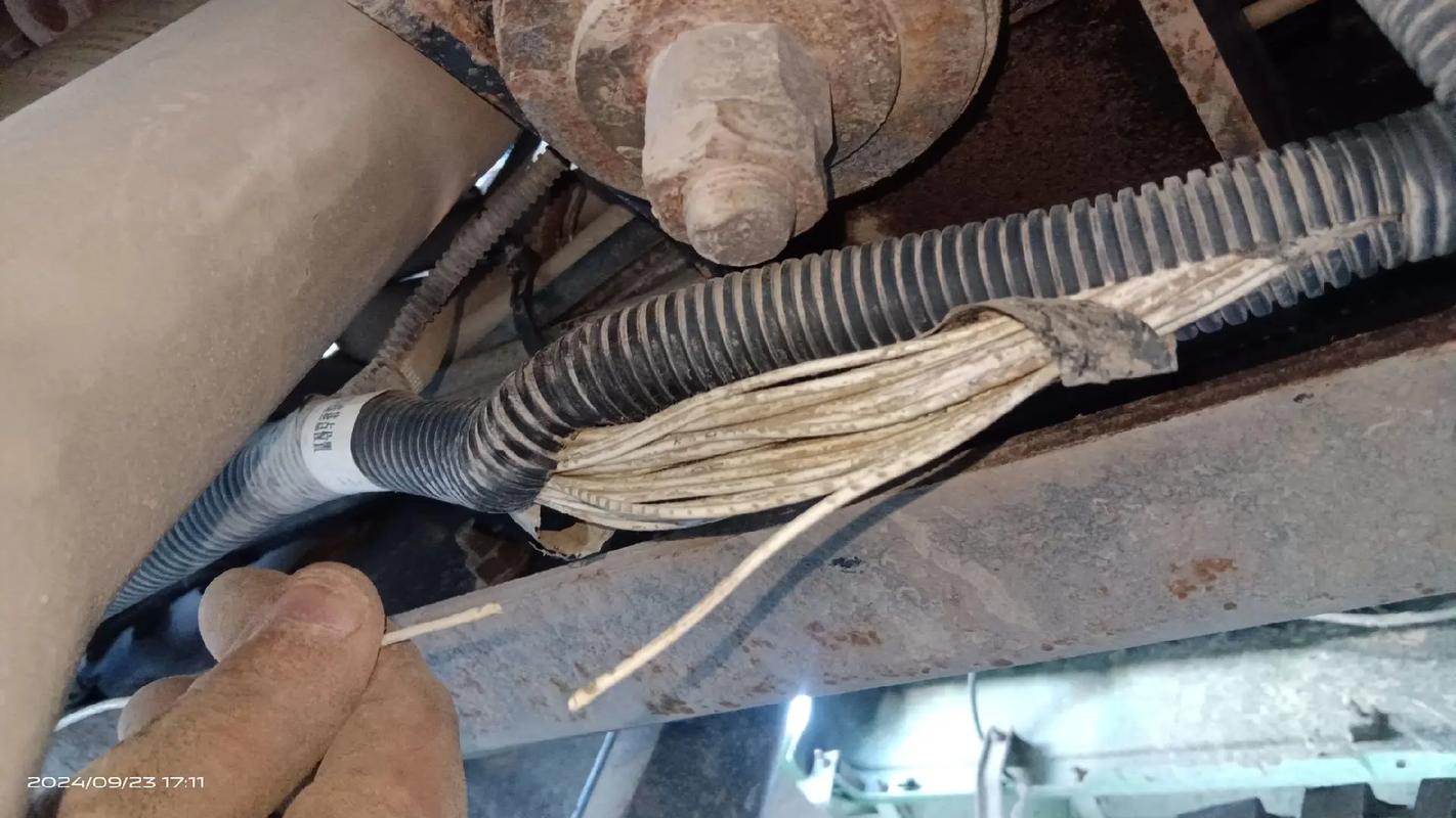 燃油油量传感器怎么维修？-图2