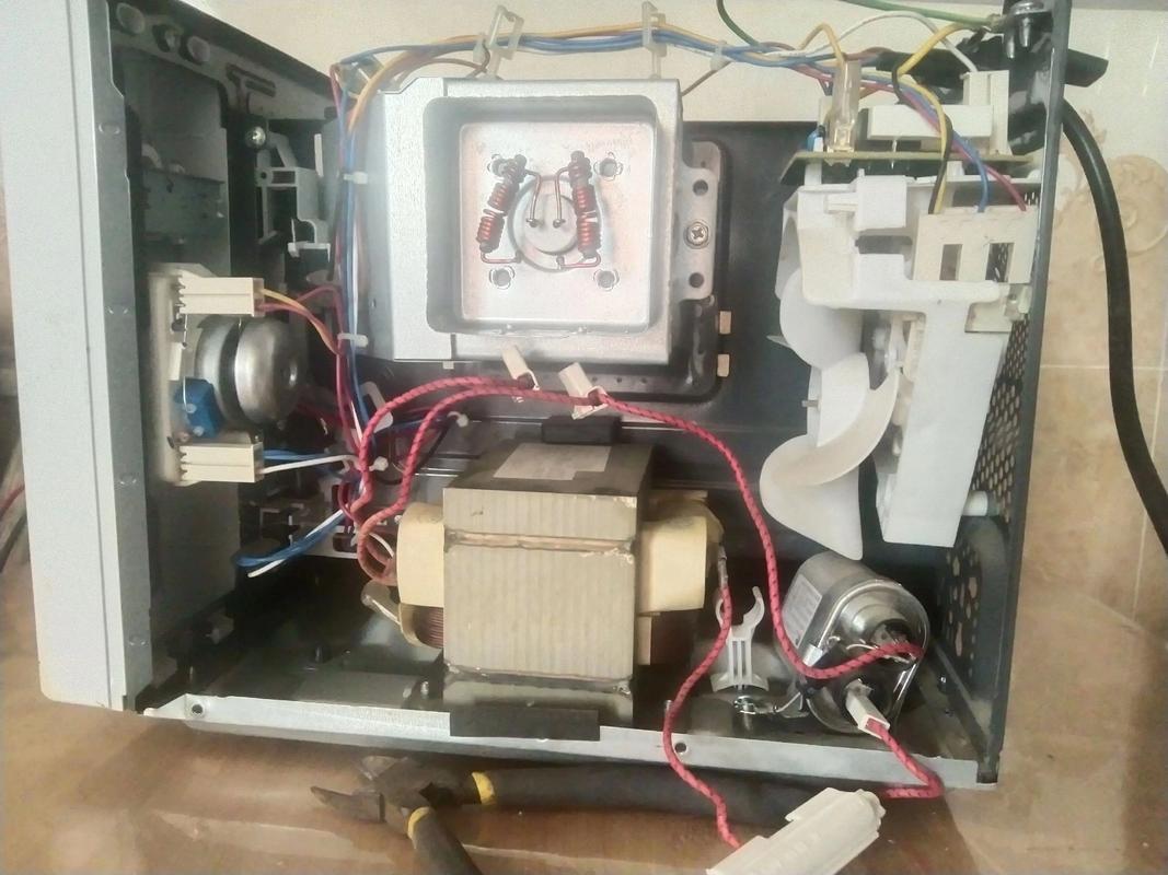 微波炉加热故障维修费该谁承担?-图2 微波炉加热故障维修费该谁承担?-图2