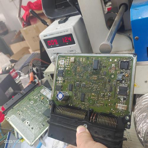 AOC E2462维修方法是什么？-图1