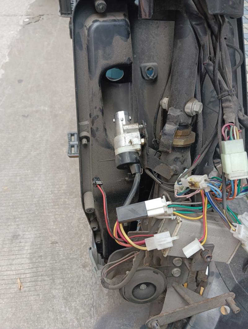 12ah3保险坏了怎么修？-图1