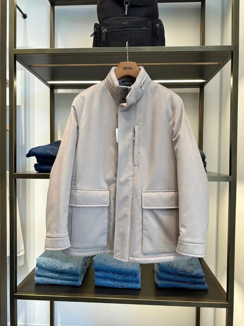 4w44是哪个国家的服装品牌？-图2