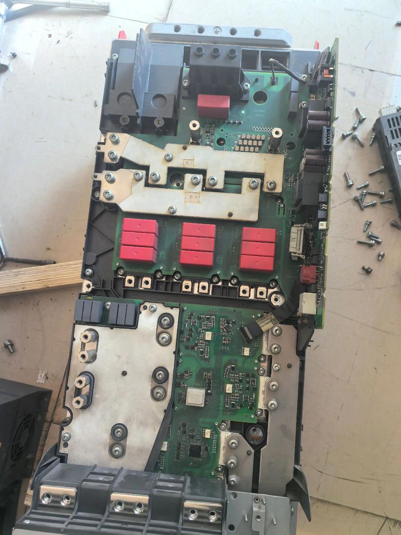 220V变频器维修常见问题有哪些？-图2