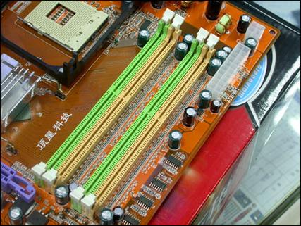 双通道DDR技术如何实现双倍数据传输？-图2