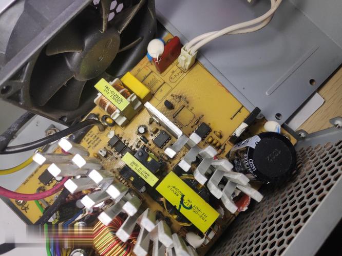 乐华42L23电源维修故障如何排查？-图2