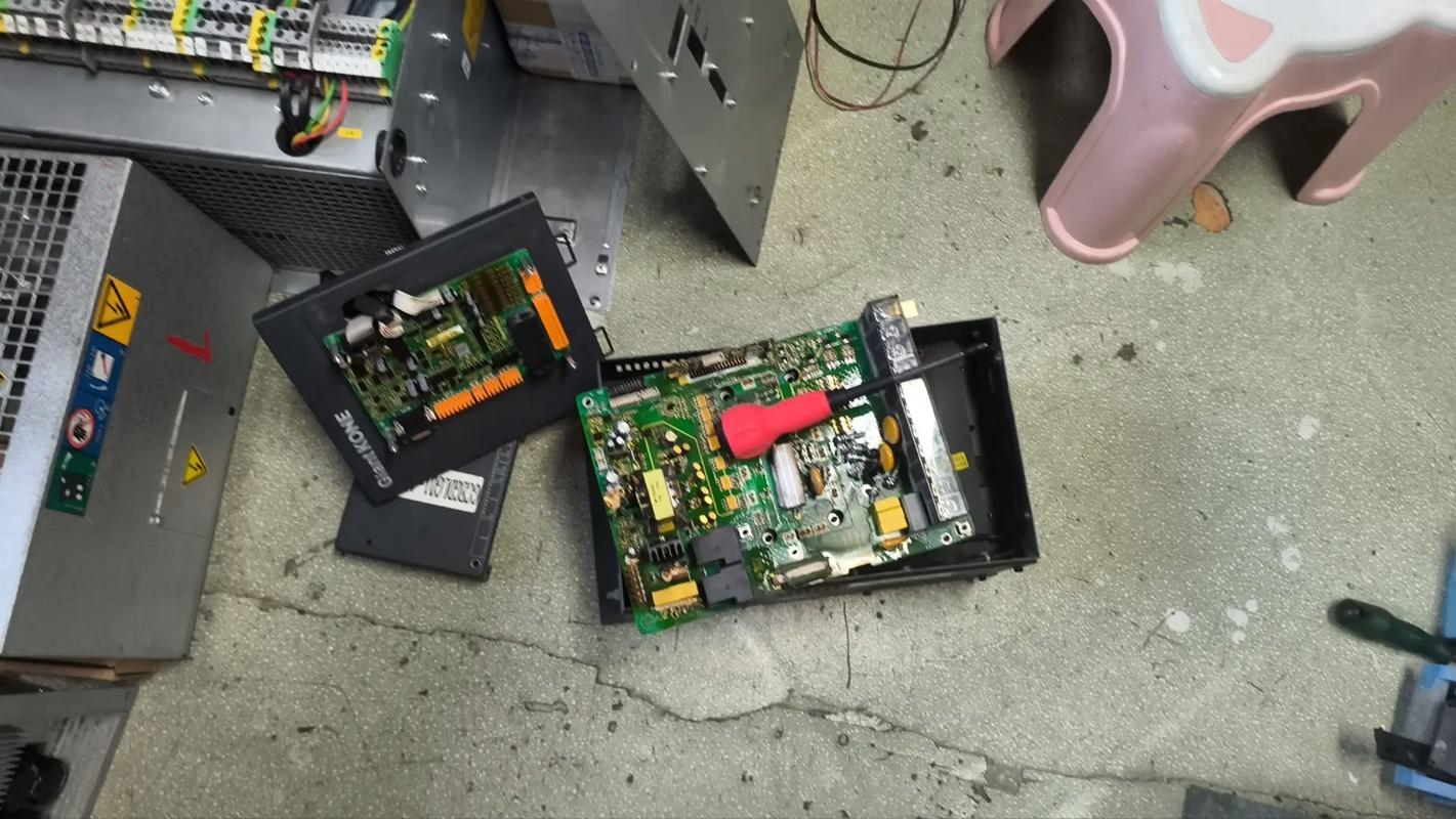 天津电梯主板变频器维修哪家靠谱?-图1 天津电梯主板变频器维修哪家靠谱?-图1