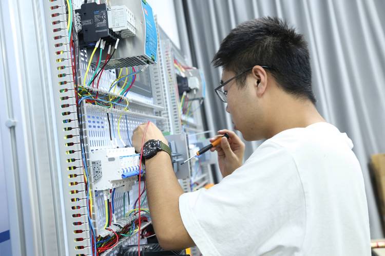 电子整机装配与维修实训-图1