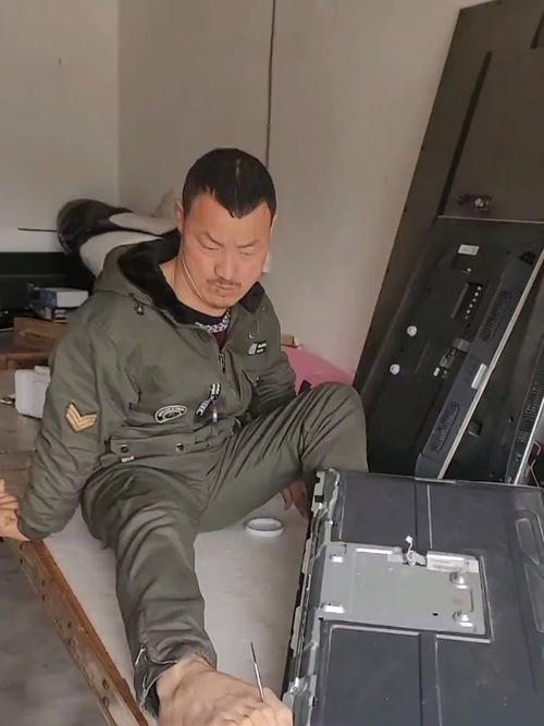 长虹32寸液晶电视坏了怎么修？-图2