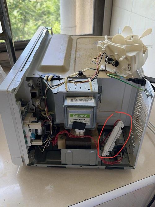 美的微波炉蜂鸣坏了怎么修？-图1