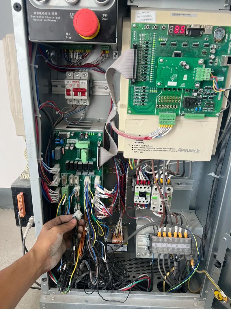 电梯24V电源故障怎么修？-图1