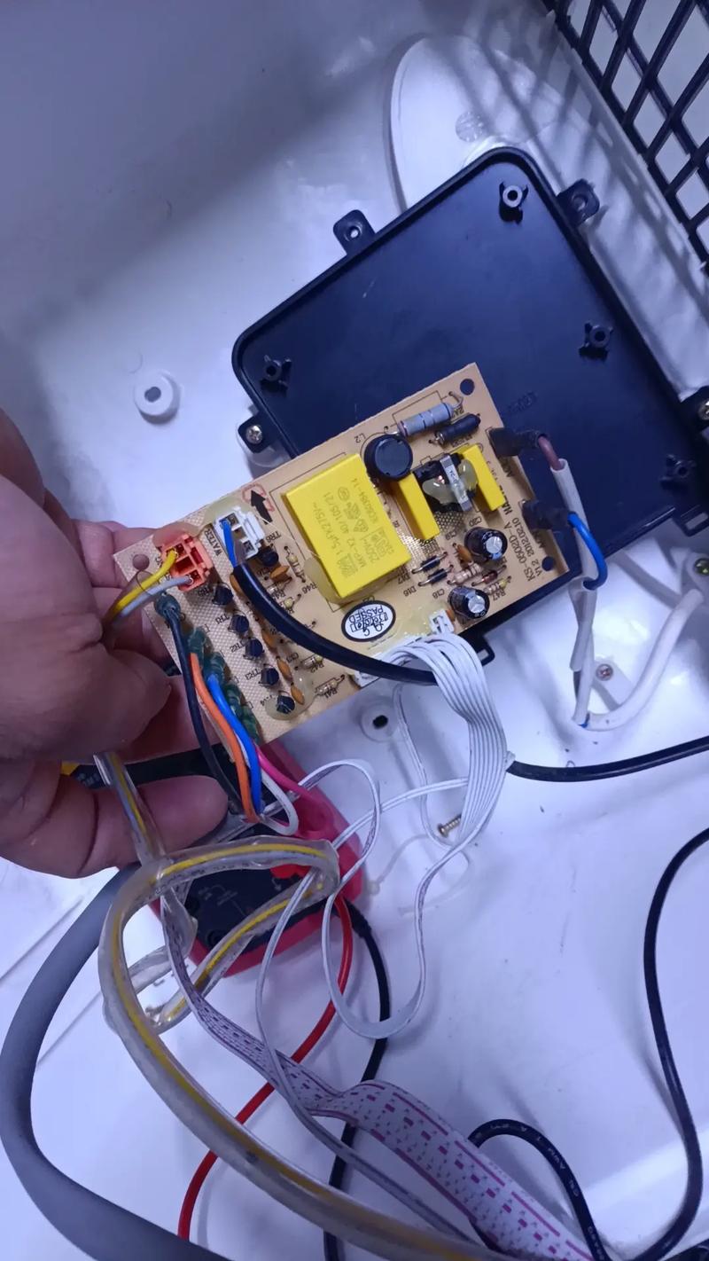 空调外机板开关电源怎么修?-图3 空调外机板开关电源怎么修?-图3