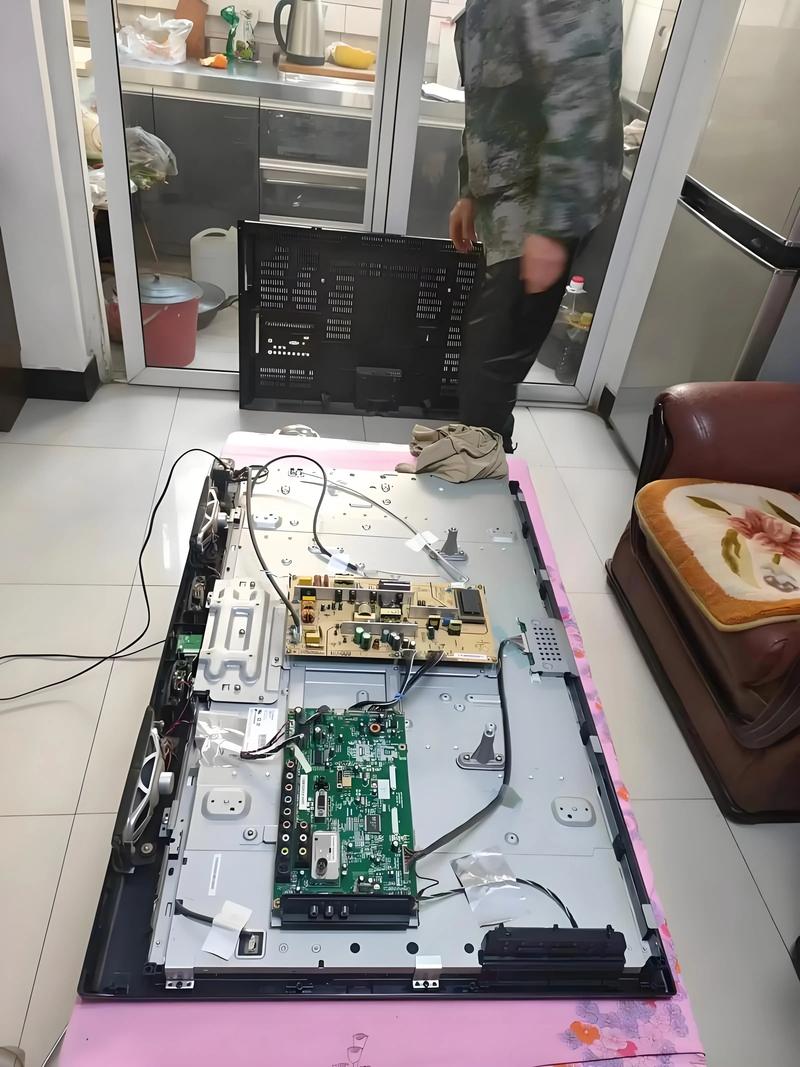 电视机水平亮线故障怎么修？-图3