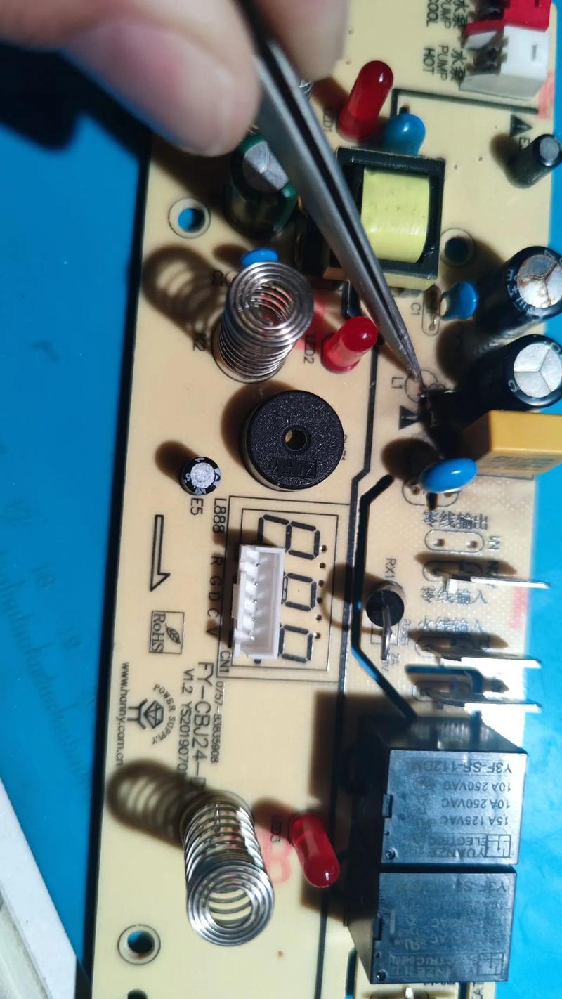 饮水机制冷电源坏了怎么修?-图2 饮水机制冷电源坏了怎么修?-图2