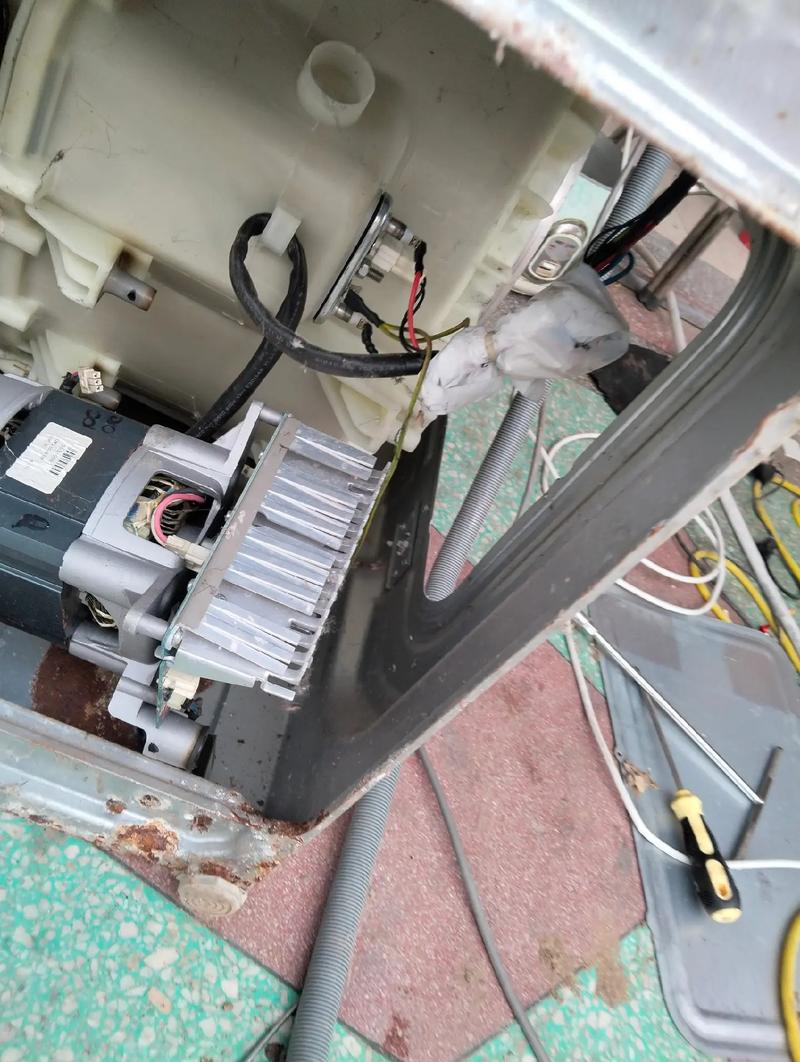 海尔7288洗衣机坏了怎么修？-图1