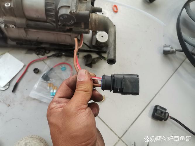 维修LED电源插头视频-图2