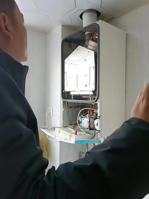 家用燃气快速热水器坏了怎么修？-图1