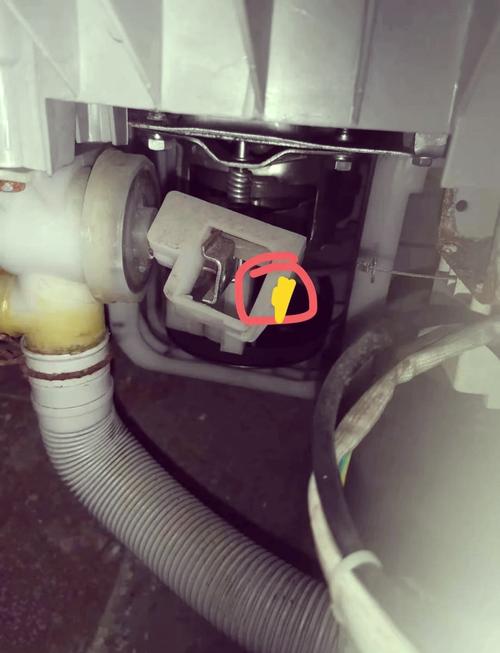 长虹洗衣机e4故障怎么修？-图1