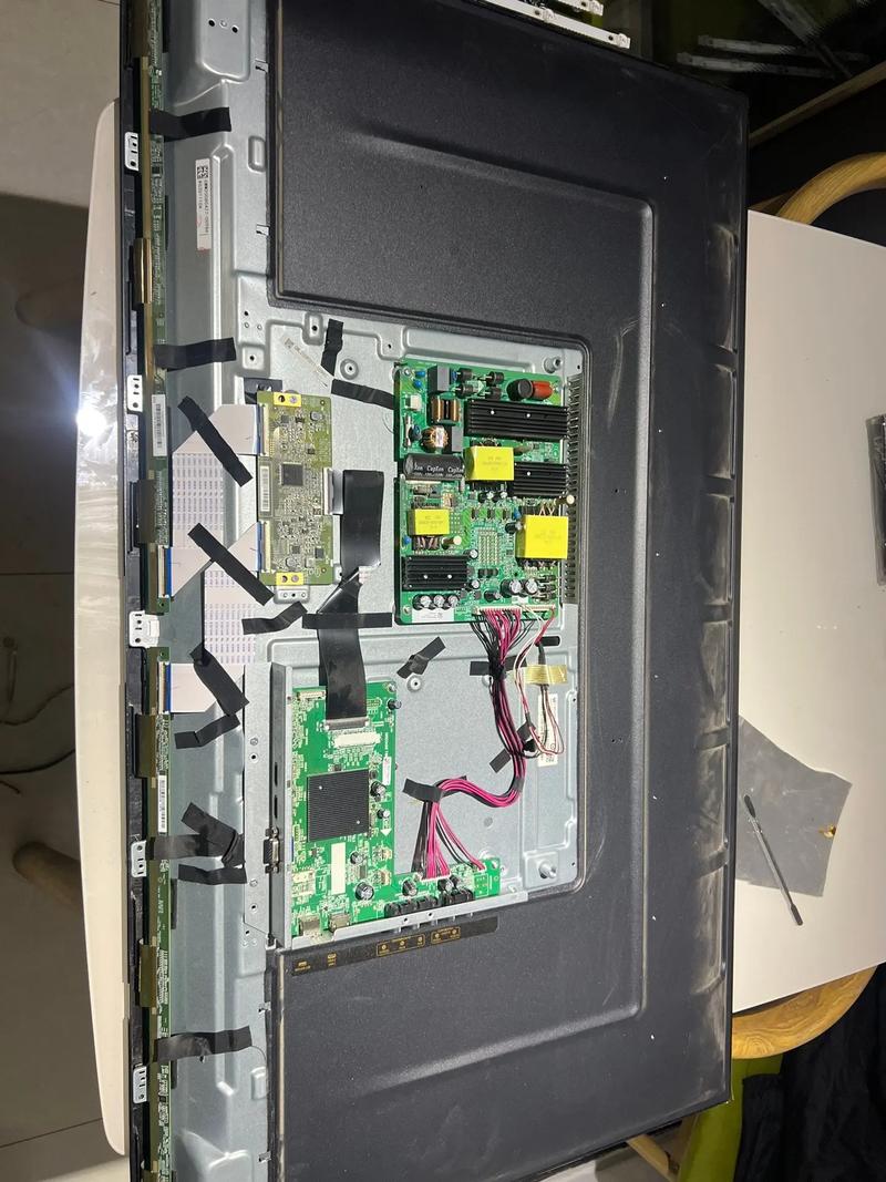 显示器DVI接口坏了怎么修?-图1 显示器DVI接口坏了怎么修?-图1