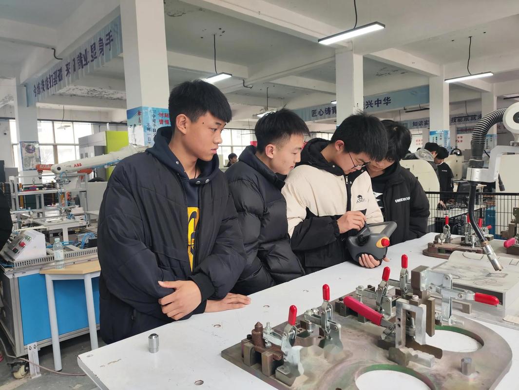 初级机器人技术及实践，如何入门？-图1