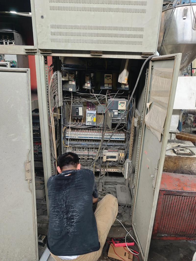 翻新彩电场一条线维修-图1